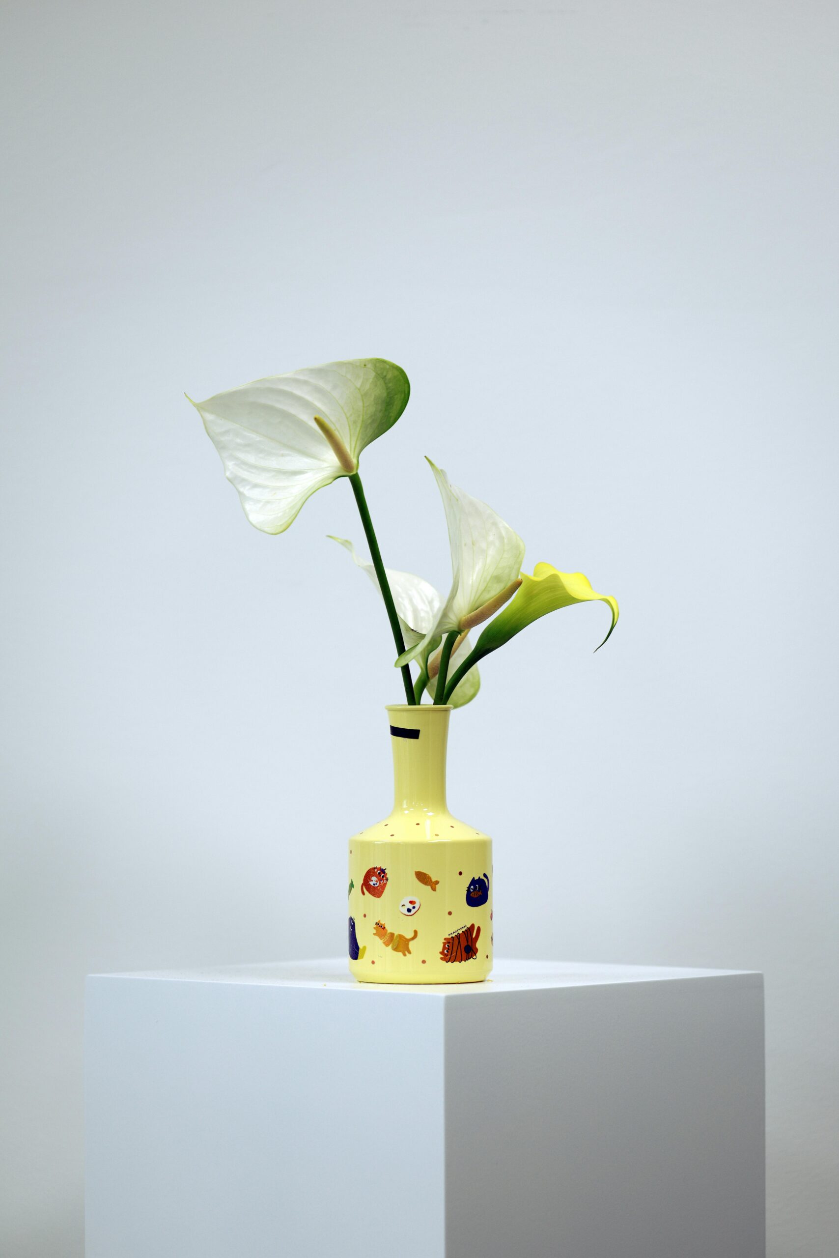 Artificial Flowers Vase - Image 2